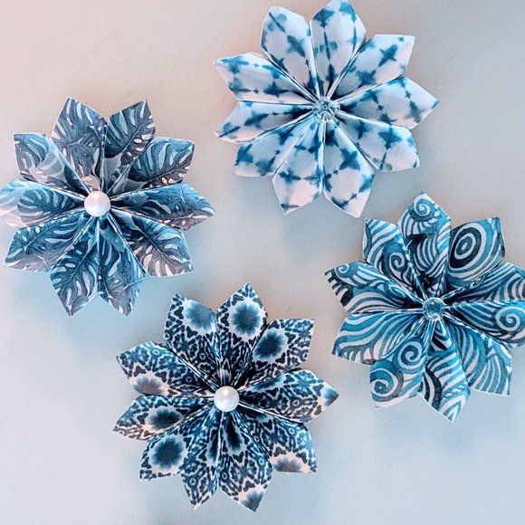 Handmade Paper Flower Lapel - Picture 5 of 6